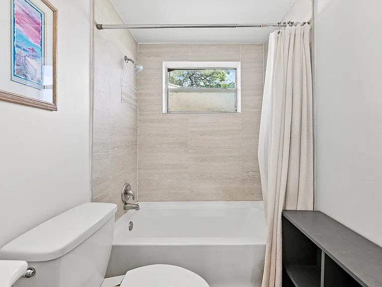 1127 NE 5th Ave #4 — Photo 20