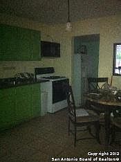 3rd image of 910 Clovis Pl