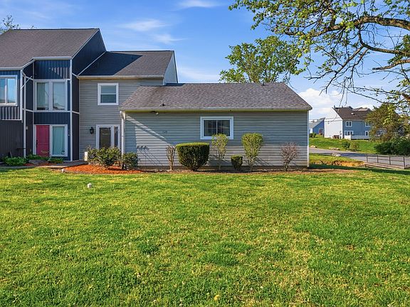 3rd image of 629 Rockwood Dr