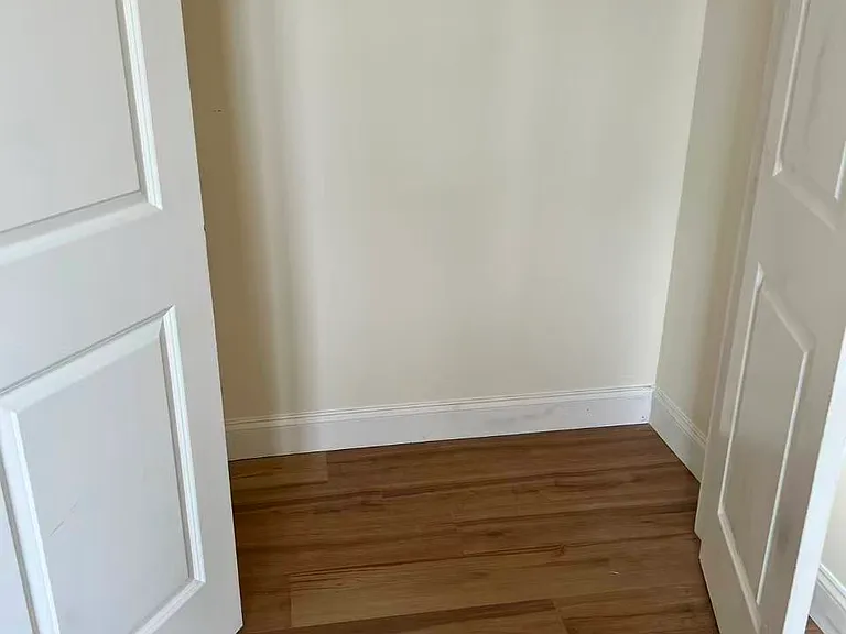 4048 Washington St #5 — Photo 13
