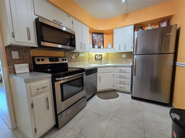 3300 NE 36th Street #114, Fort Lauderdale, FL 33308