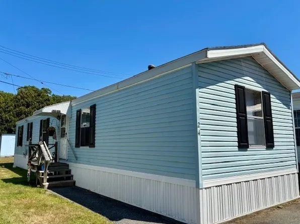 1044 Phillips Rd #24, New Bedford, MA 02745