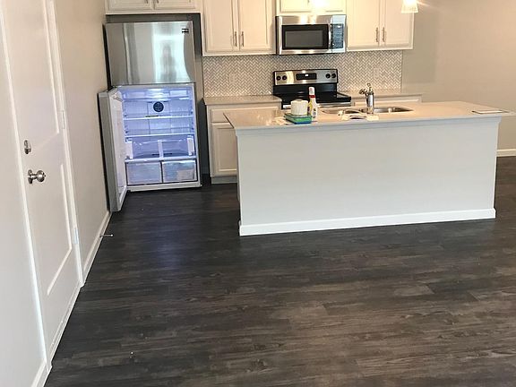 Kitchen and living room area