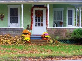 144 Main St, Center Moriches, NY 11934
