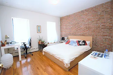 Rented by R New York