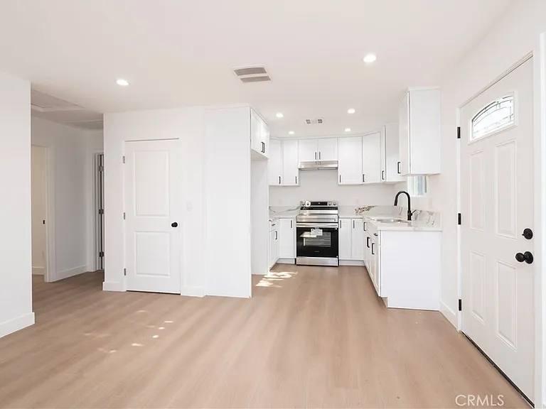 5741 S Saint Andrews Pl #1/2 — Photo 15