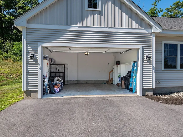 30 Copley Dr — Photo 29
