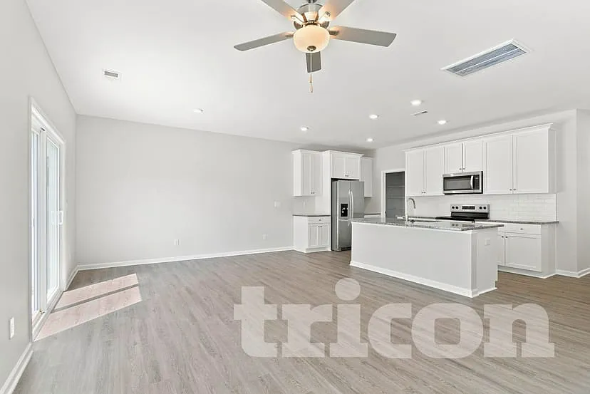 6060 Dutton Dr Charlotte NC — Photo 2