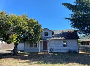 1465 NW Beacon St, Roseburg, OR 97470
