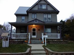 512 N Elm St, Cresco, IA 52136