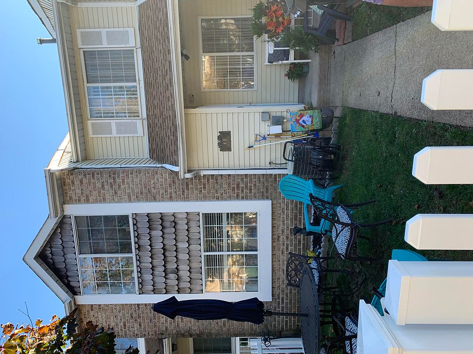 1st image of 8B Dreyer Ave