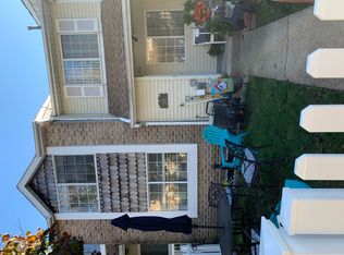 8B Dreyer Ave, Staten Island, NY 10314