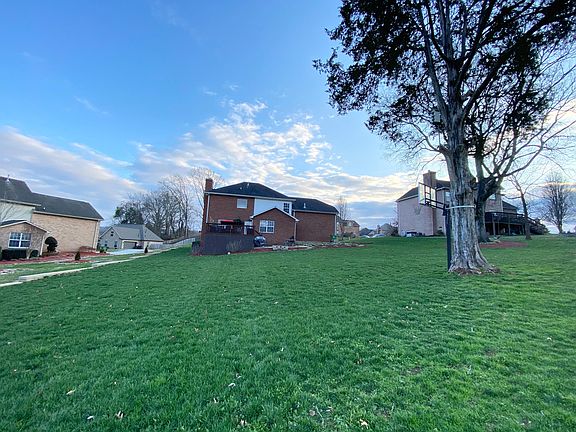 3rd image of 7517 Willow Spring Dr