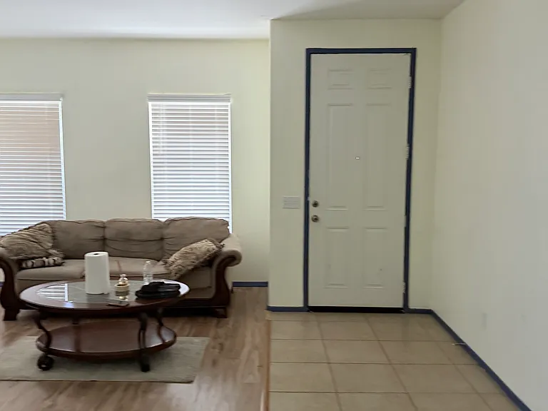 Guess room