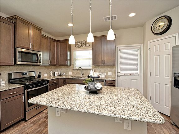 3rd image of 5271 Marsh Ln