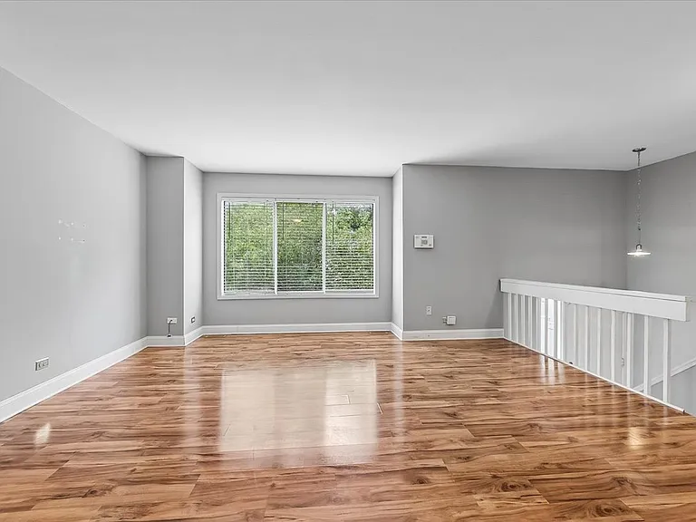 441 Park Ridge Ln #G — Photo 2