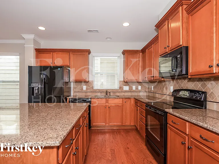 19017 Park Terrace Ln — Photo 6