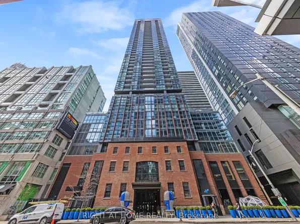 88 Blue Jays Way, Toronto, ON