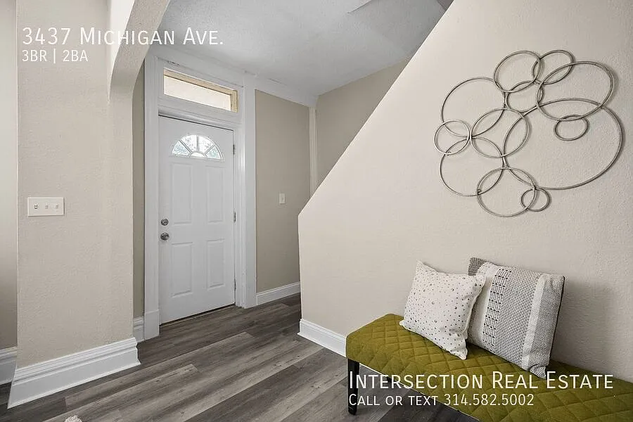 Beautifully Renovated 3 Bed/2Bath Home in S. City — Photo 3