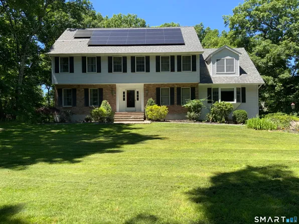 18 Hickory Lane, New Fairfield, CT 06812