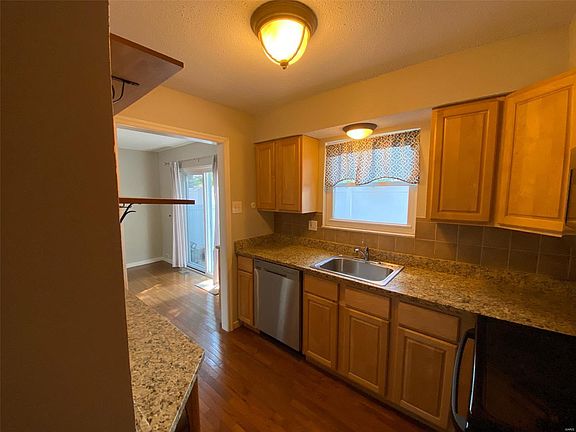 4th image of 1034 Lacouer Dr #1034