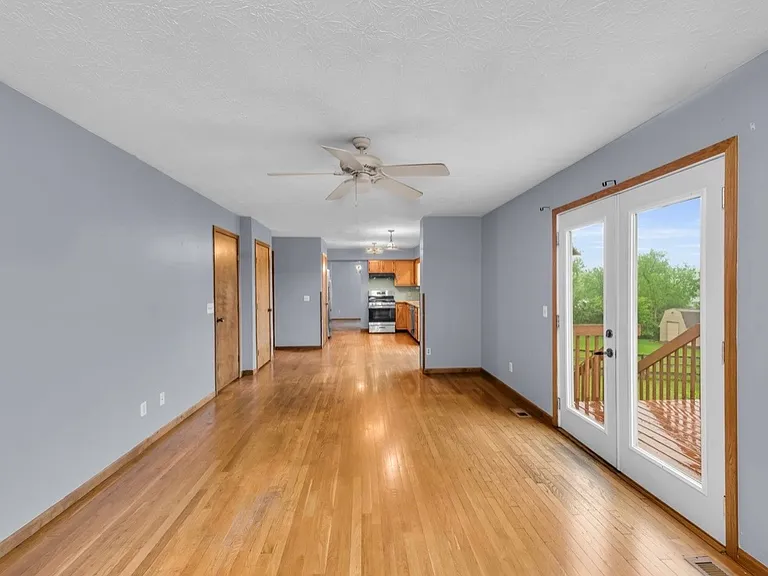 4335 Shandon Dr — Photo 5