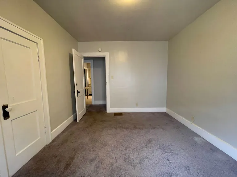 1425 W Gilbert St — Photo 3