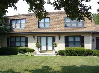 1660 Lake Eleanor Dr, Deerfield, IL 60015