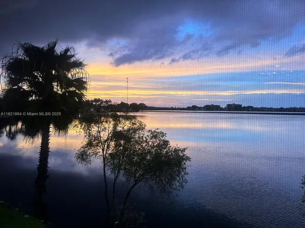 471 Ives Dairy Rd #2063, Miami, FL 33179