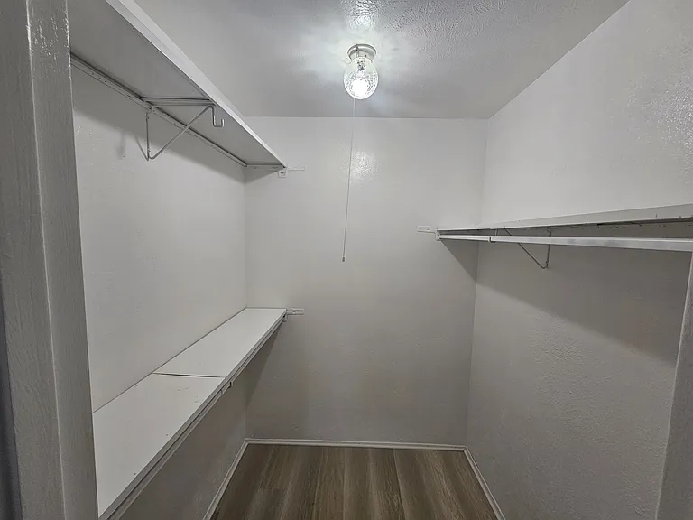524 Oldbridge Dr — Photo 11