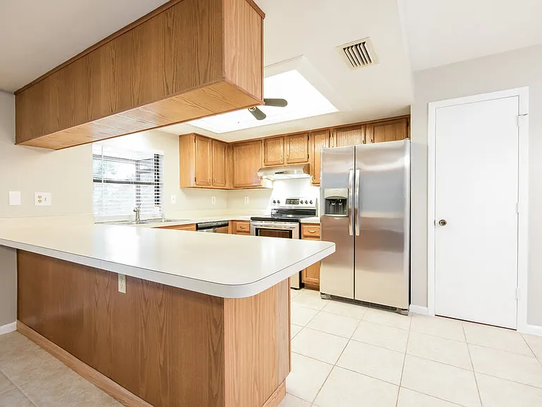 3607 SE 8th Ave — Photo 5