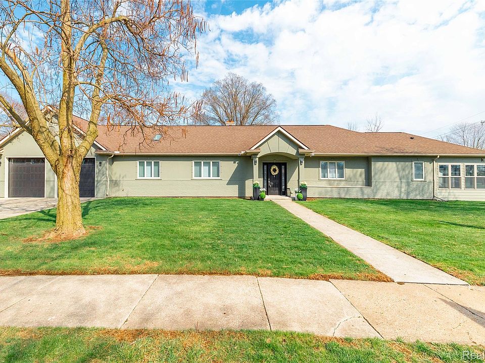 1st image of 21527 Parke Ln
