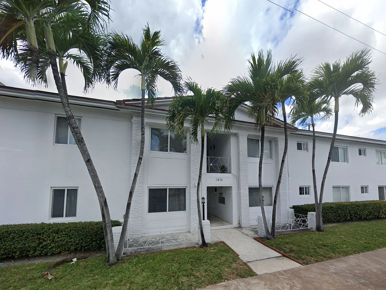 1410 SW 37 Ave | Coral Gables (near Business District / Douglas corridor) — Photo 3