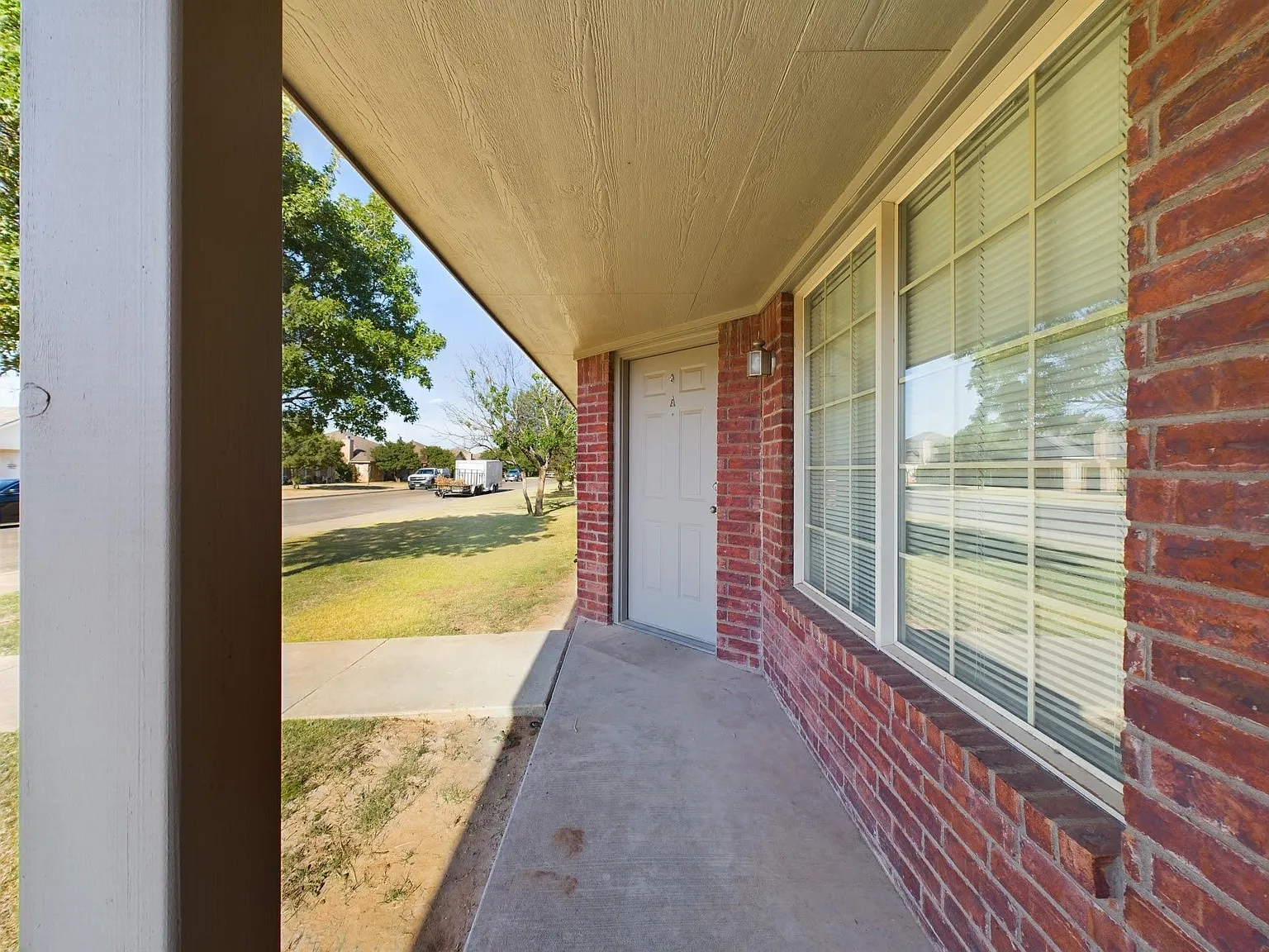 3 bed, 1300 sqft, $1,350 — Photo 4