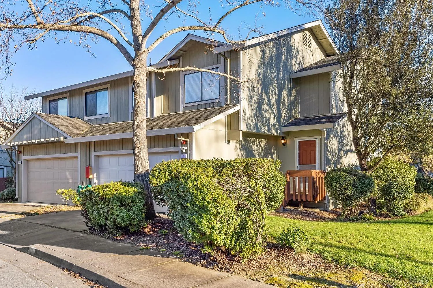 1 Rosewood Drive photo 1