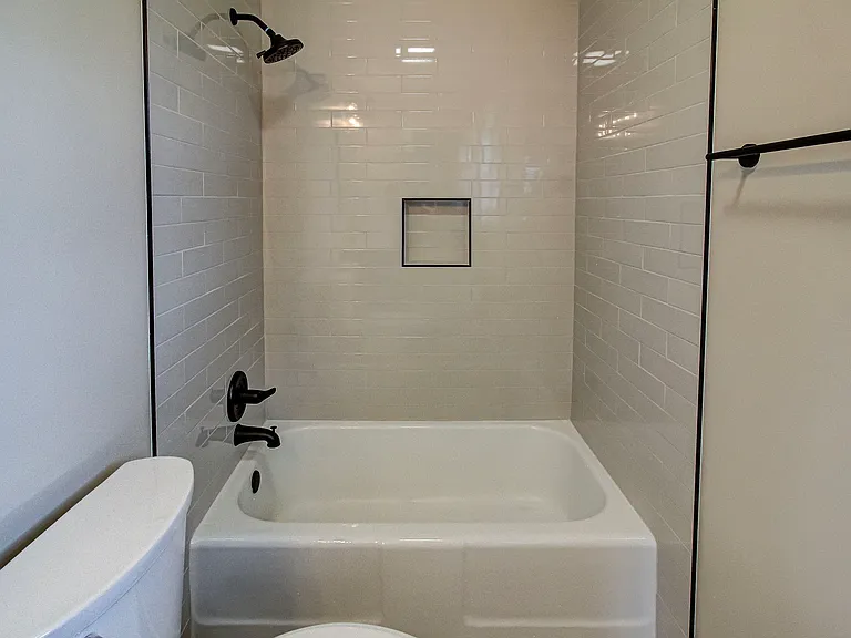 9521 Mobile Dr — Photo 25