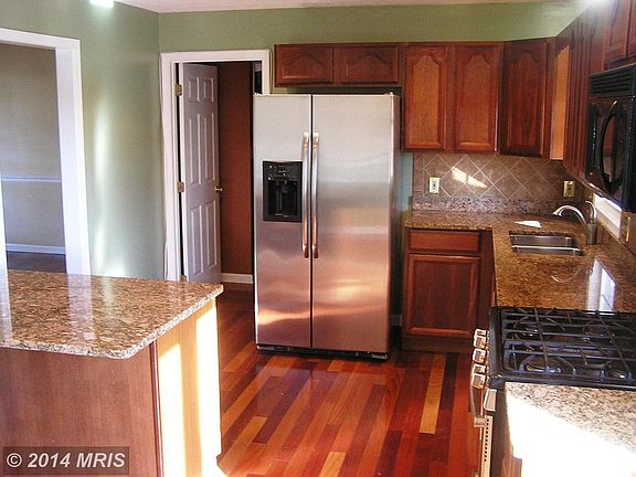 3rd image of 108 Camden Dr