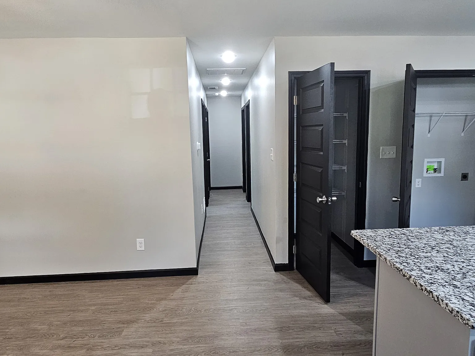 3 bed, 1200 sqft, $1,500 — Photo 2