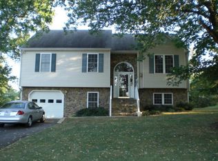 2242 Mount Regis Dr, Salem, VA 24153