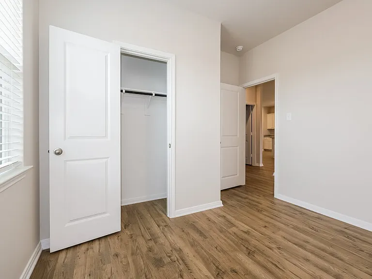 16454 Honeysuckle Hill Dr — Photo 17