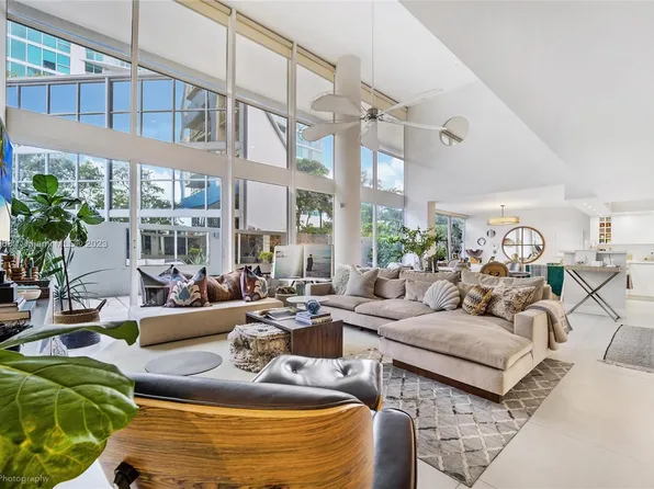 2025 Brickell Ave APT 302, Miami, FL 33129