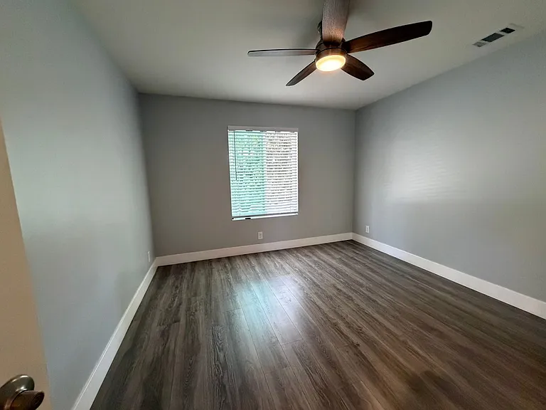 1335 W. Campbell Avenue — Photo 7