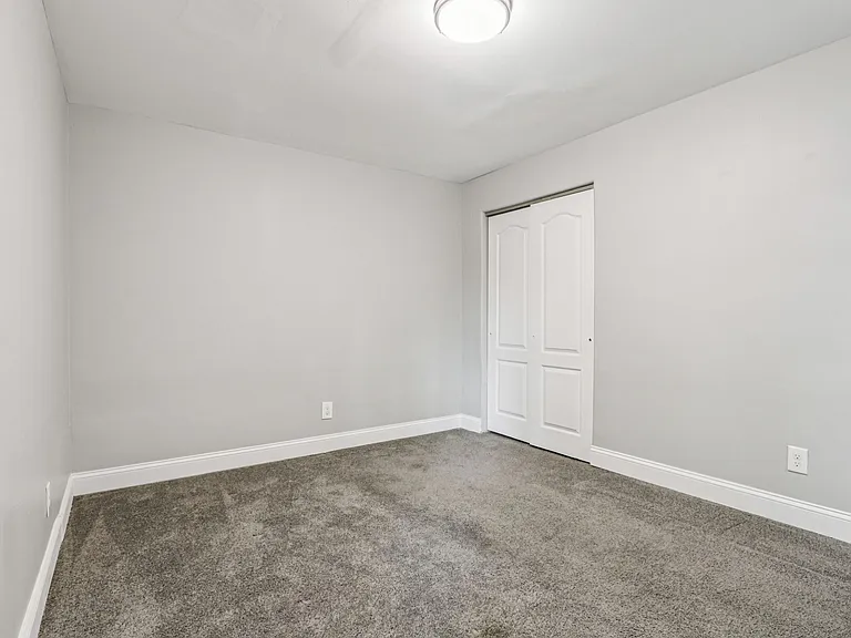 Galloway Court Apartments — Photo 33