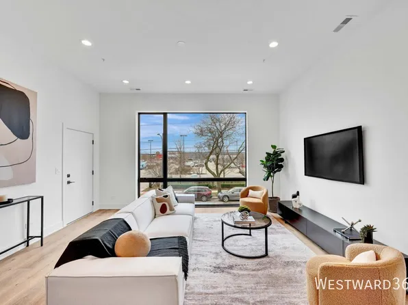 1620 W Hastings St #100, Chicago, IL 60608