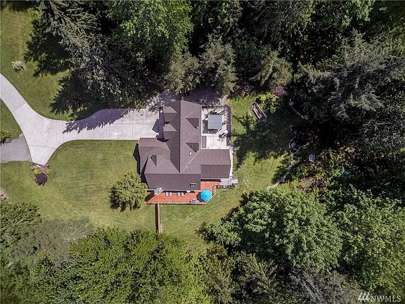 3rd image of 26515 NE 15th St