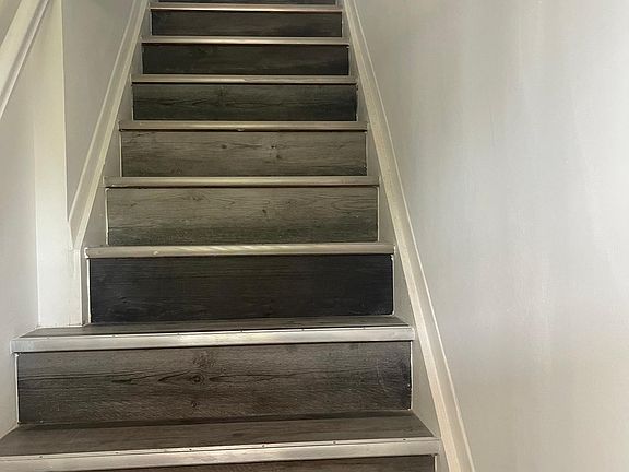 2nd image of 210 N 6th St Floor 2