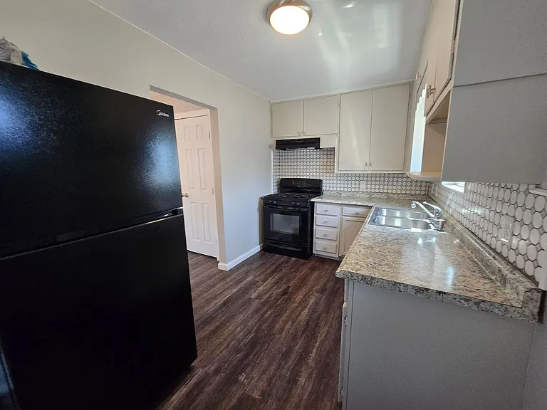 210 S Delaware Ave — Photo 5