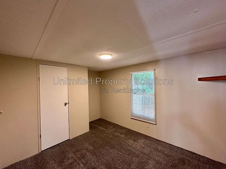 9499 Wendi Dr NE #J — Photo 12
