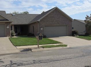 610 S 25th St, Beatrice, NE 68310