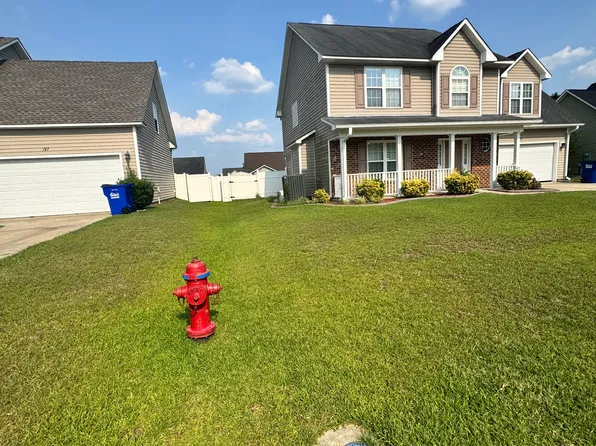 207 Bennington Dr, Raeford, NC 28376